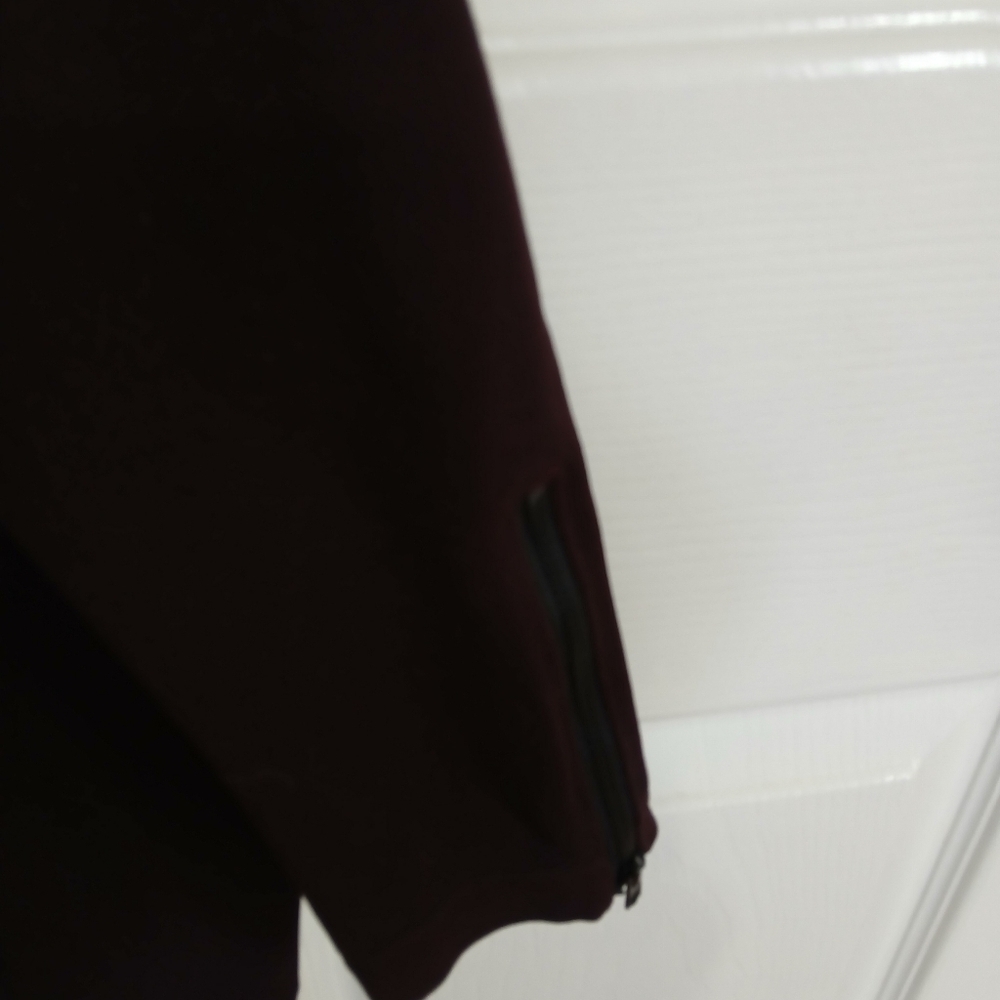 SPANX MAROON LEGGINGS WITH ZIPPER ANKLE DETAIL Size M Athleisure Gym Workout - Picture 4 of 6